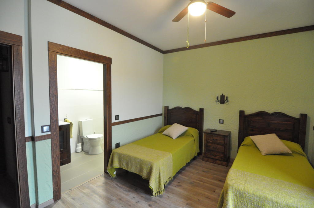 Via Caparra Superior Guest House Oliva de Plasencia Phòng bức ảnh
