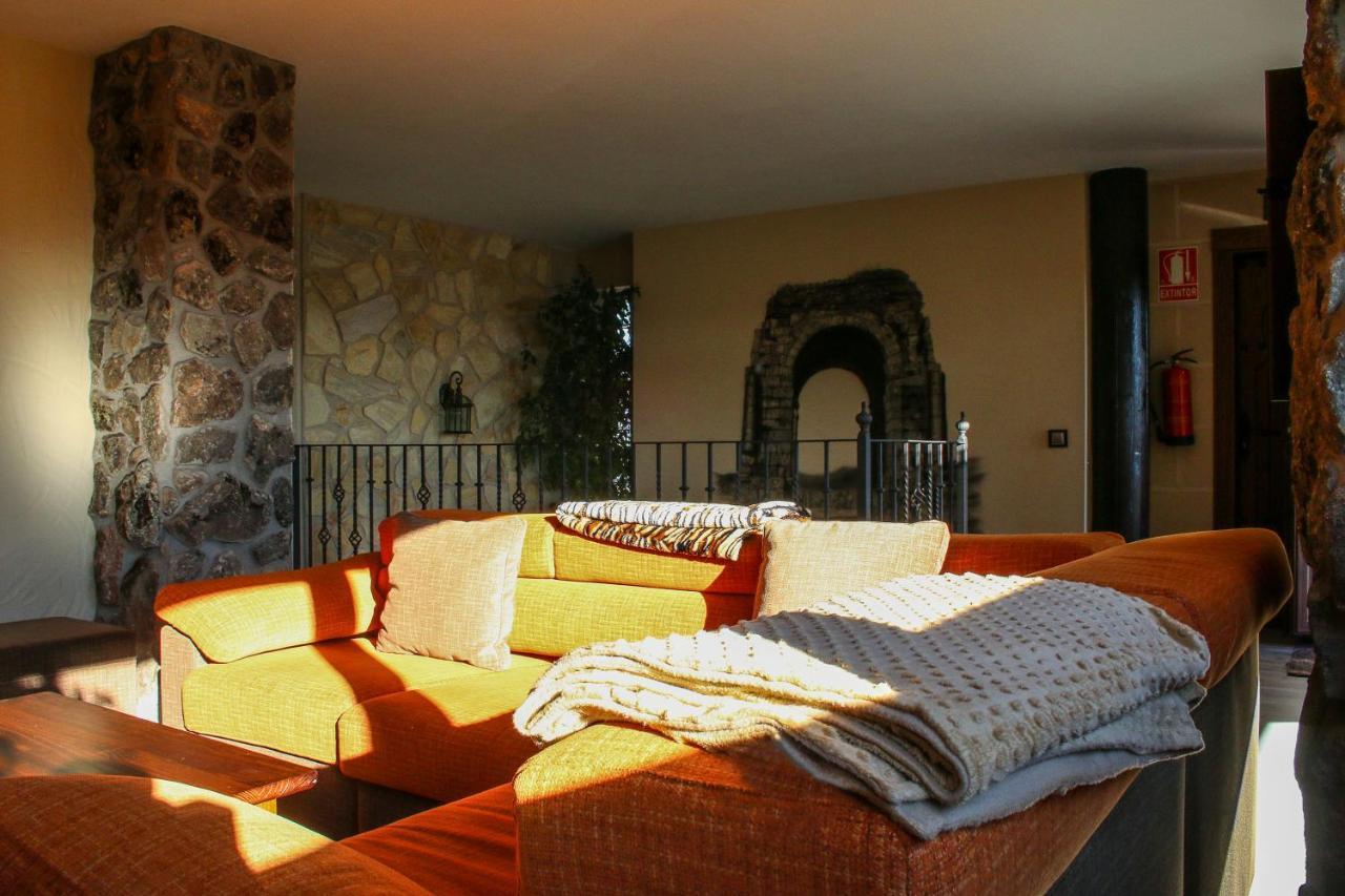 Via Caparra Superior Guest House Oliva de Plasencia Ngoại thất bức ảnh