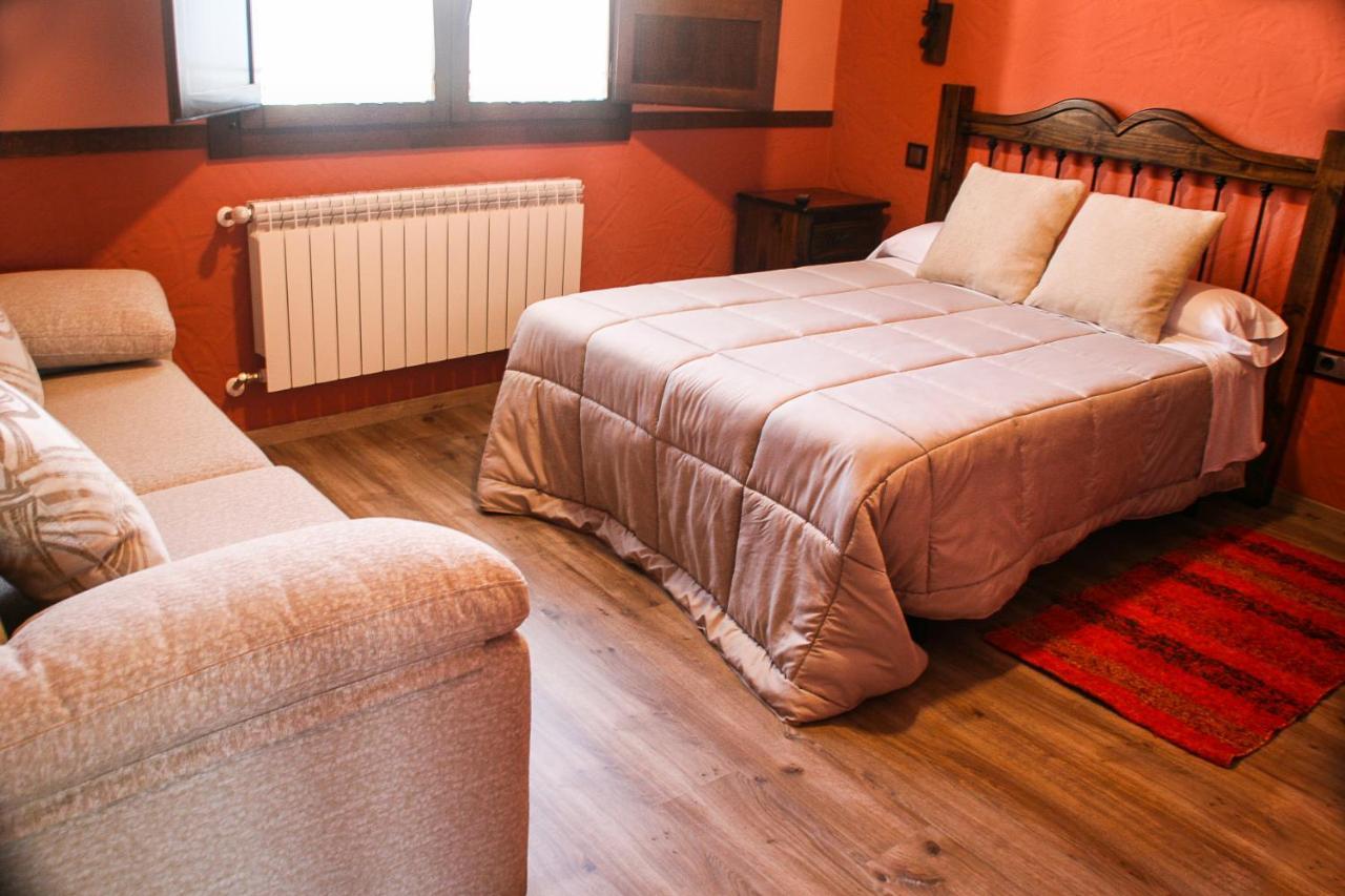 Via Caparra Superior Guest House Oliva de Plasencia Ngoại thất bức ảnh