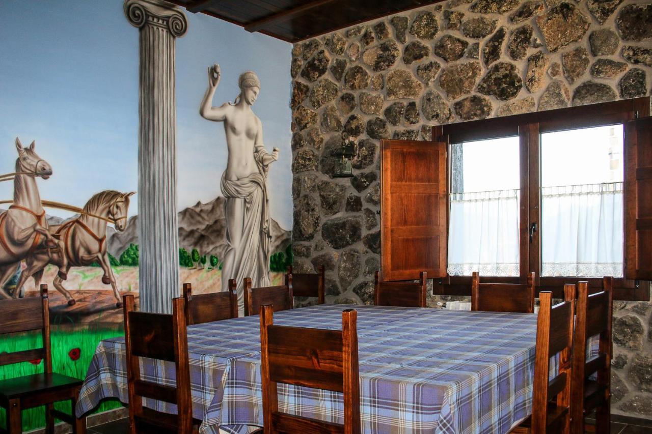Via Caparra Superior Guest House Oliva de Plasencia Ngoại thất bức ảnh